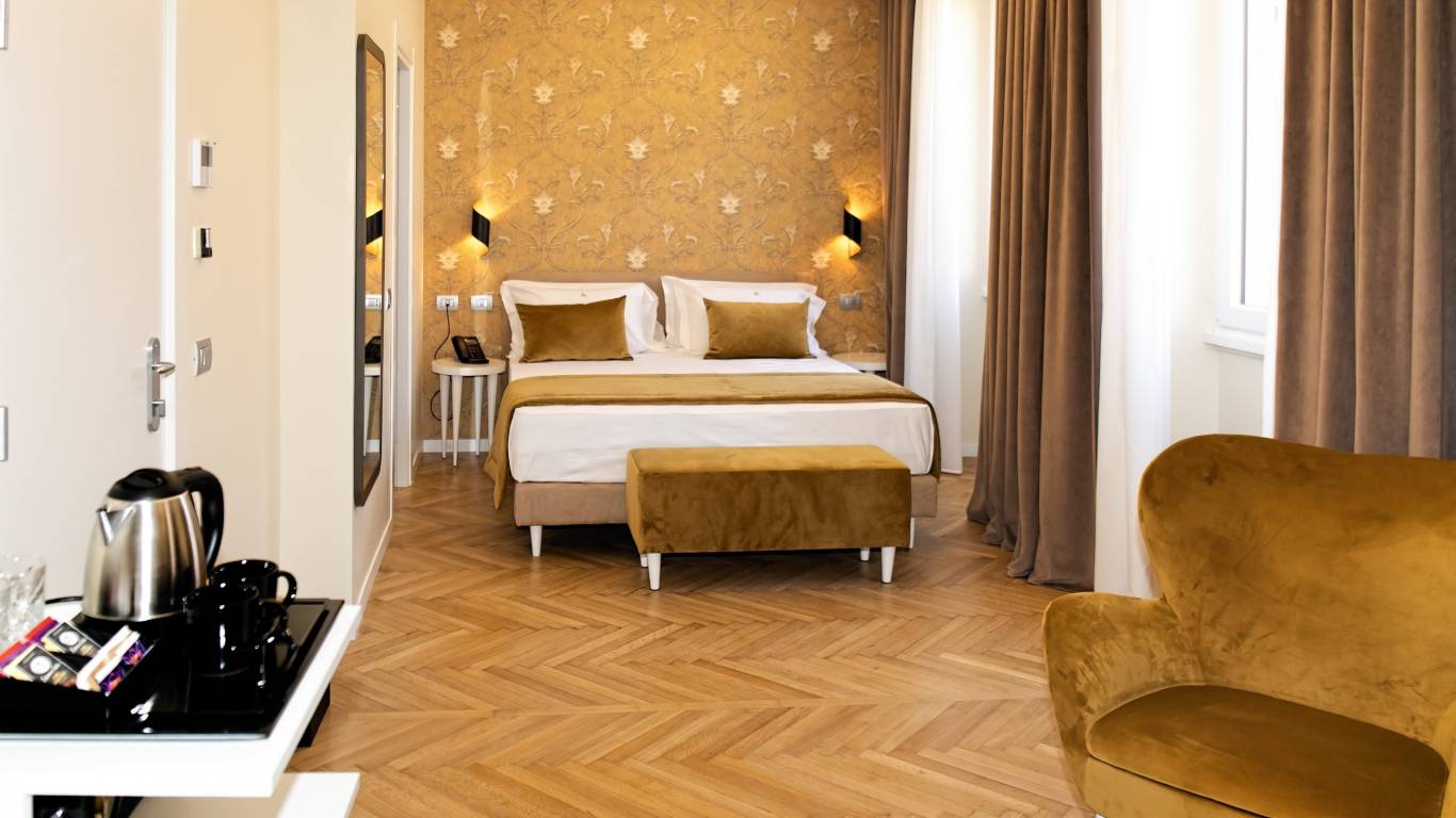 LBH-Hotel-Caravita-rome-junior-suite-2-1.jpg